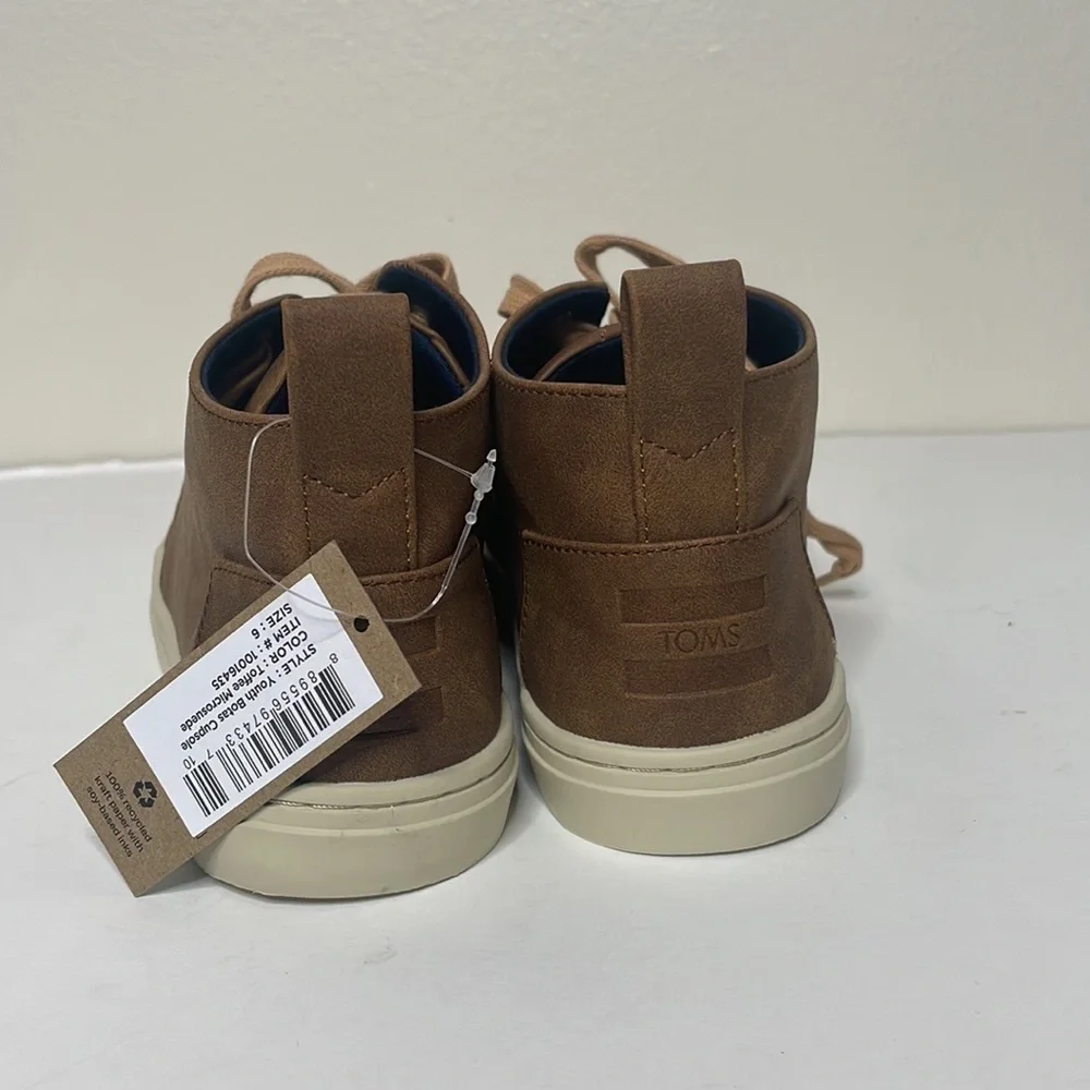 New‎ TOMS Youth Boots Capsule Sneakers sz 5 Tan